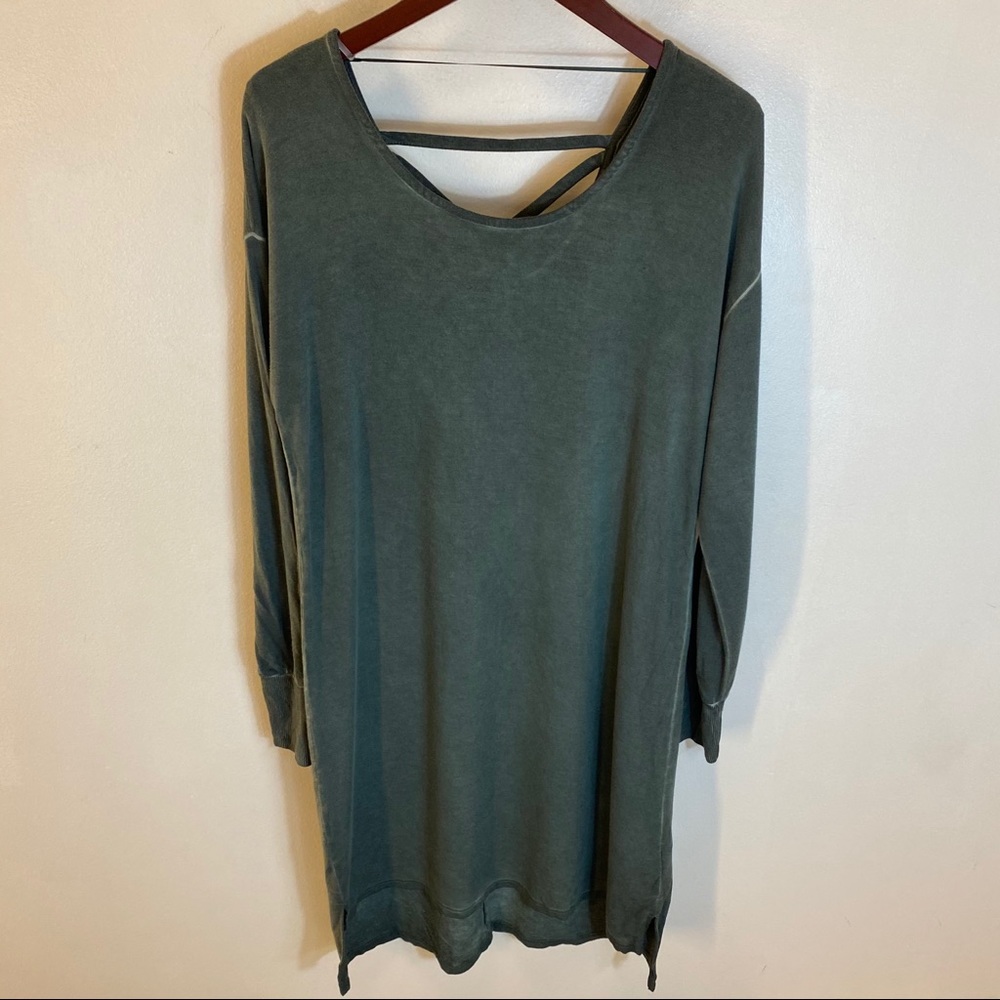 C&G Green Sleeved Shift Dress